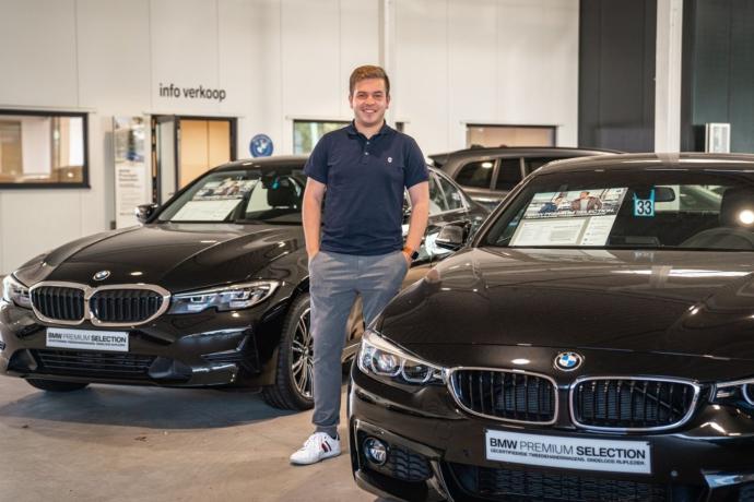 jorne student automotive in een garage van bmw